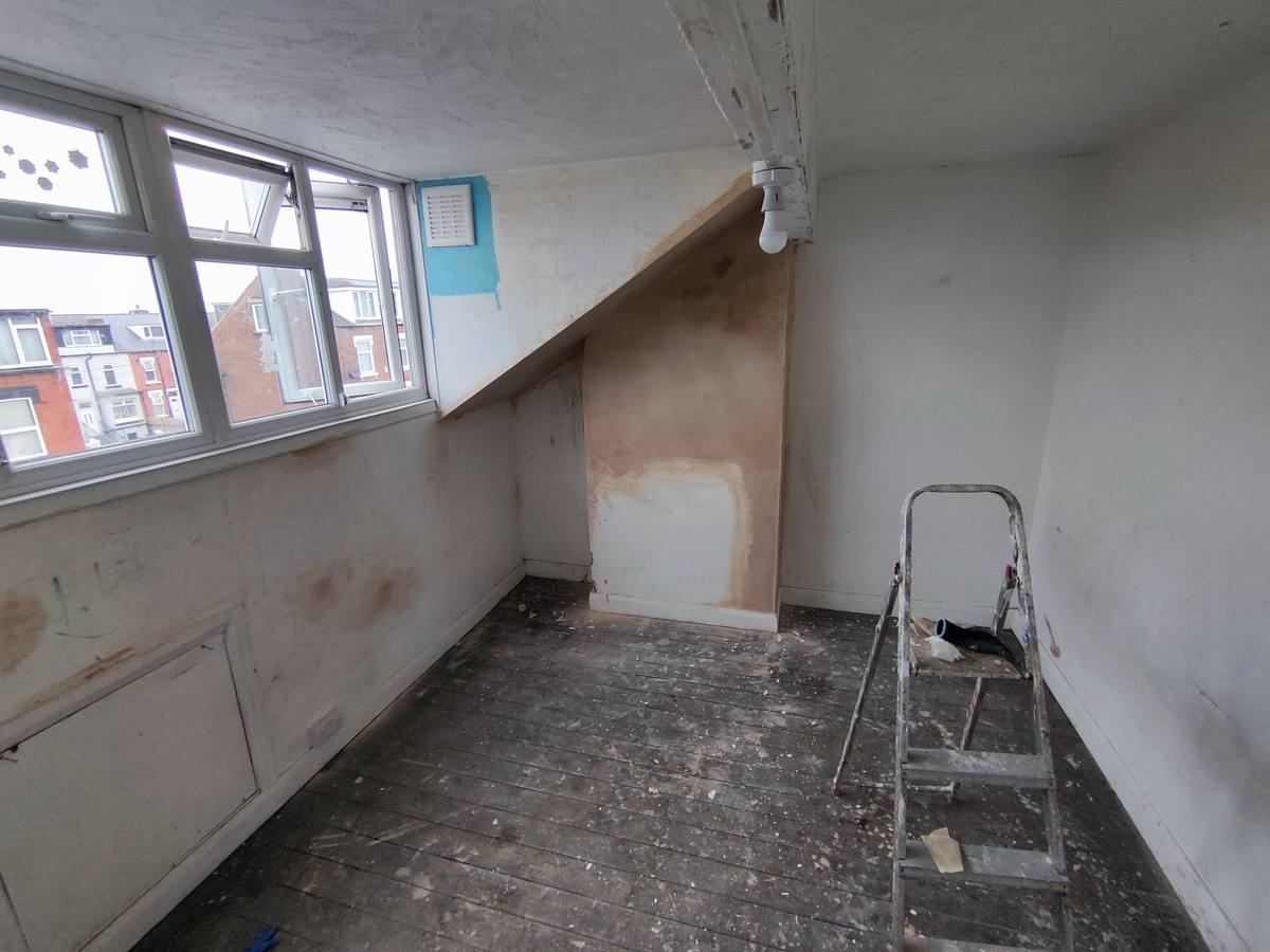 Bedroom walls before painting Leeds